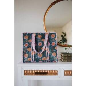 NEW CROWNED FREE women's flower garden quilted market bag in pink and orange flo